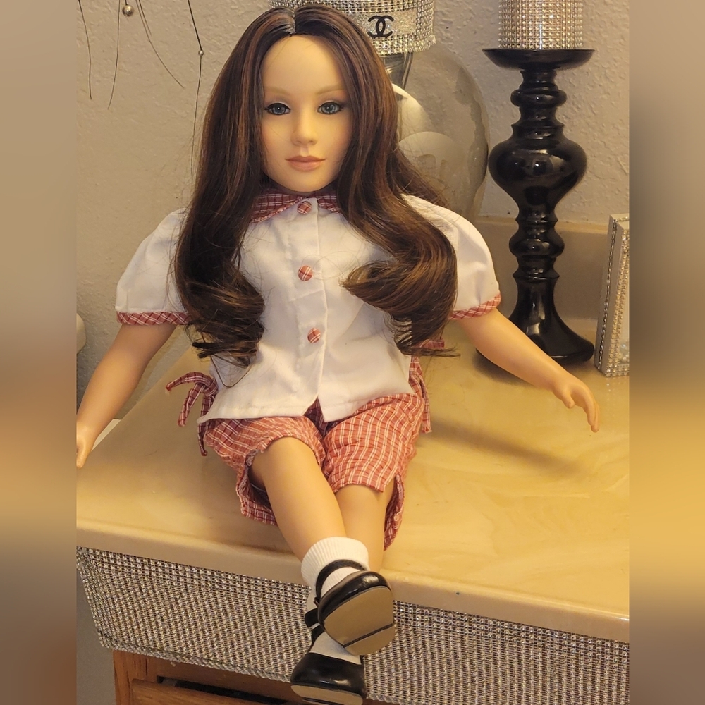 23" Vintage Brunette MY TWINN Doll & box orig 1996. Non-Poseable.